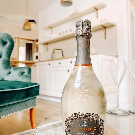 Opera Prosecco Bar Apartment Banska Stiavnica